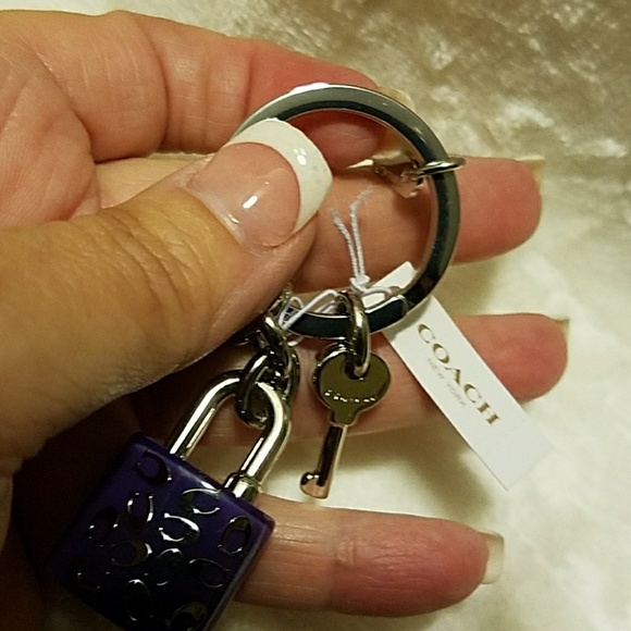 RARE COLOR!!!  Coach💜 Purple & Silver C Key Fob With Key & L… - Picture 4 of 8
